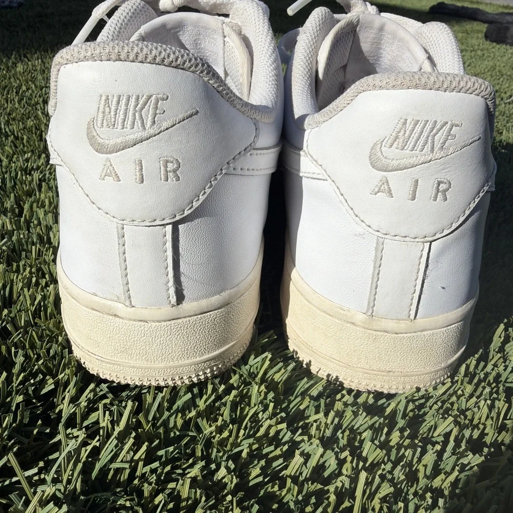 Nike Air Force 1 Shoes Men 10.5‎ White Sneakers Low Triple White AF1 CW2288-111